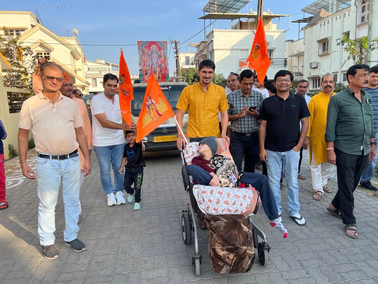 बुजुर्ग महिला ने भी लिया हिस्सा 