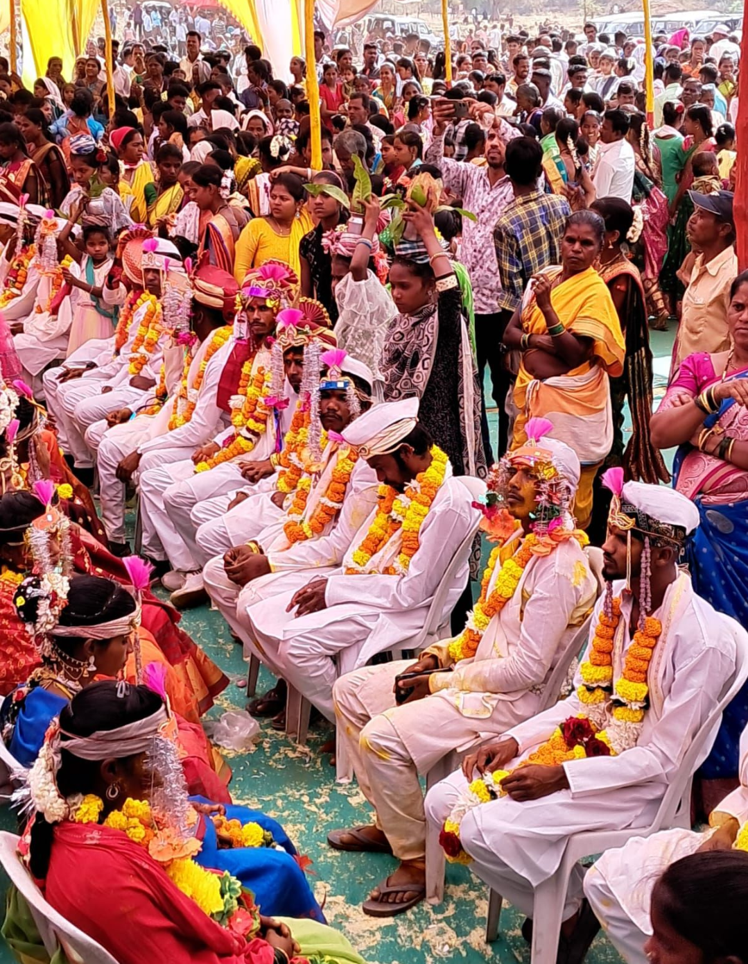 अखिल भारतीय अग्रवाल सम्मेलन एवं रोटरी क्लब ने कराया 108 आदिवासियों का सामूहिक विवाह 4 Screenshot 2024 0303 230829