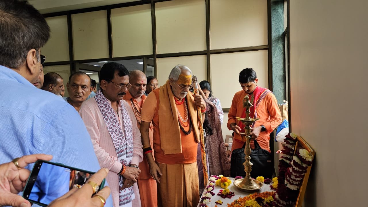 सेवा , समर्पण , सद्भाव की प्रतिमूर्ति थी स्व.मंजू बी दायमा - महामंडलेश्वर स्वामी विद्यानंद सरस्वती 3 IMG 20240730 WA0018