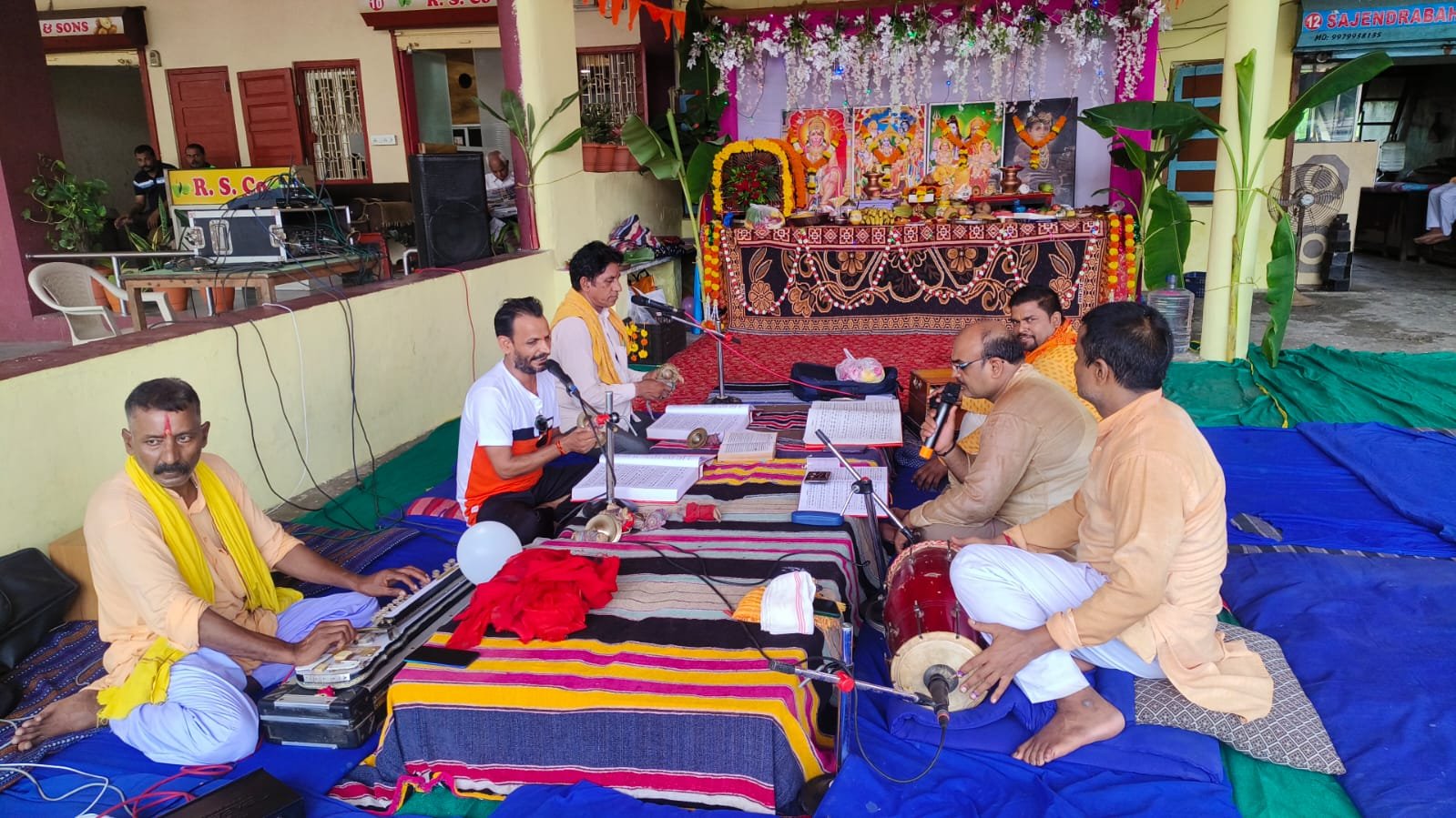 श्रावण माह में दो दिवसीय अखंड रामायण पाठ , कीर्तन एवम भंडारे के साथ संपन्न 2 IMG 20240819 WA0018