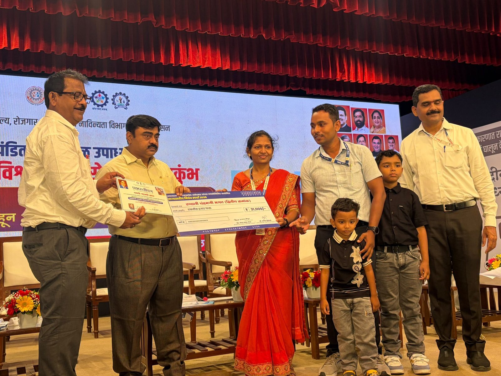 महाराष्ट्र के युवाओं को वैश्विक रोजगार अवसरों का लाभ उठाने के लिए नए कौशल सीखने होंगे: फडणवीस 5 IMG 20261002 WA0090 scaled